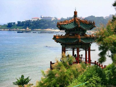 Курорт Бэйдайхэ. Источник - vl.ru Курорт Бэйдайхэ. Источник - vl.ru