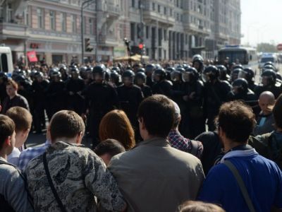 ОМОН против акции "Он нам не царь!", Москва, 5.5.18. Фото: Т.Шагинуров, Каспаров.ru