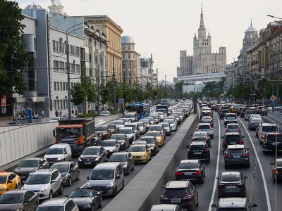 Автомобильная дорога в Москве. Фото: Валерий Шарифулин / ТАСС