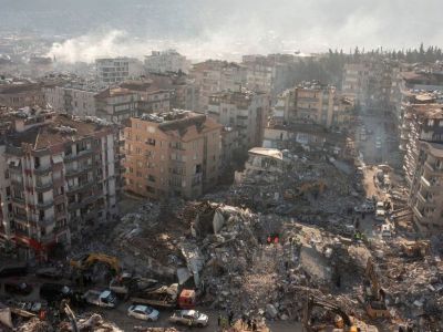 Поврежденные и разрушенные здания после землетрясения в Хатае, Турция, 10 февраля 2023 г. Фото: Umit Bektas / Reuters