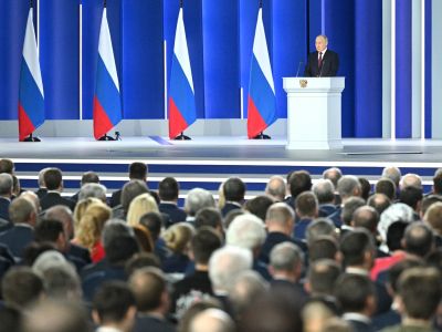 Владимир Путин зачитывает послание Федеральному собранию, 21.02.23. Фото: kremlin.ru